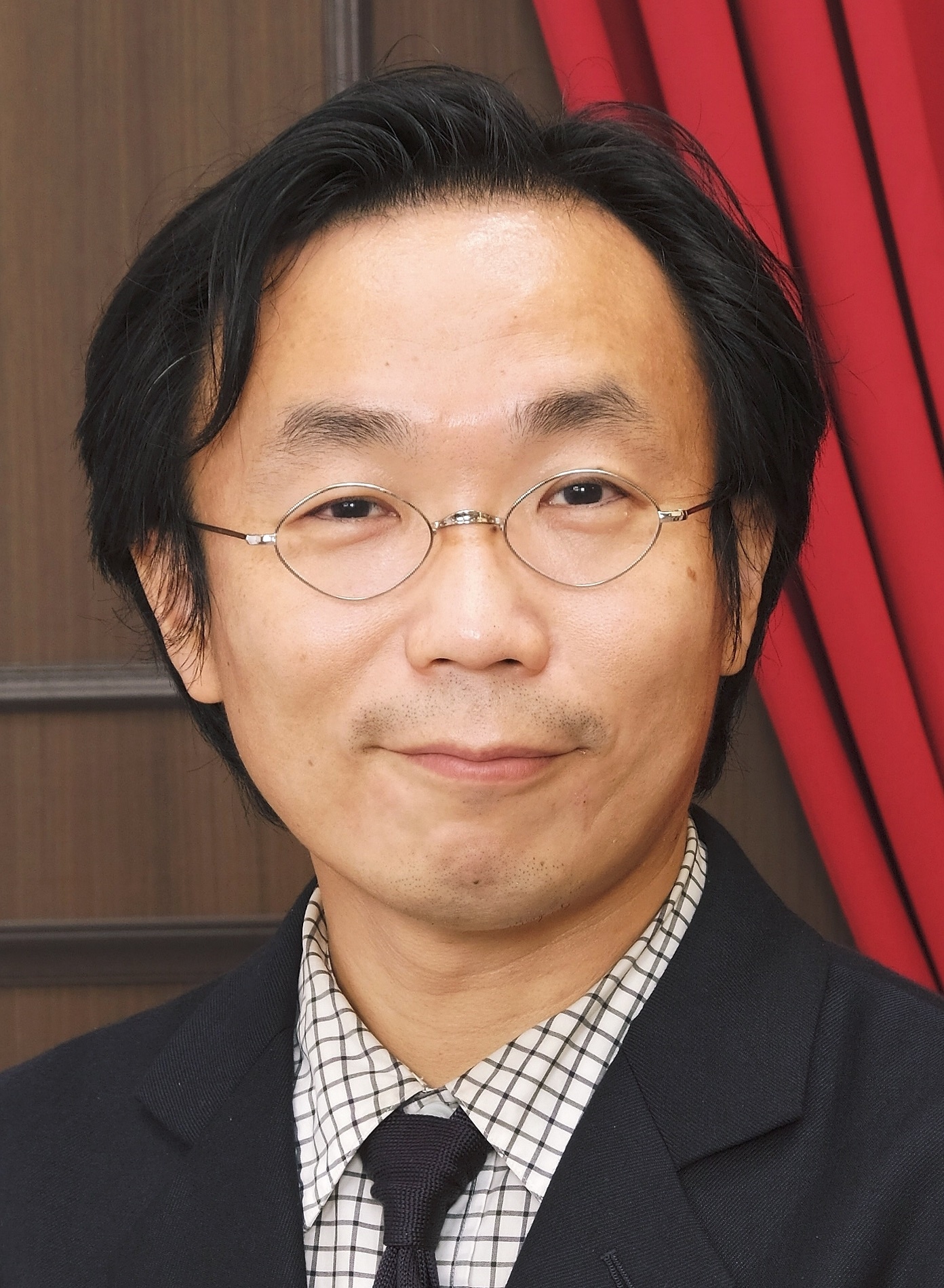 中林 啓修 氏